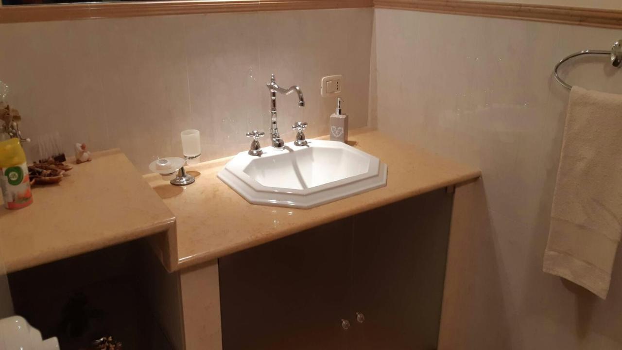Carini Luxury Apartment Vicino Aereoporto E Al Mare Bagian luar foto
