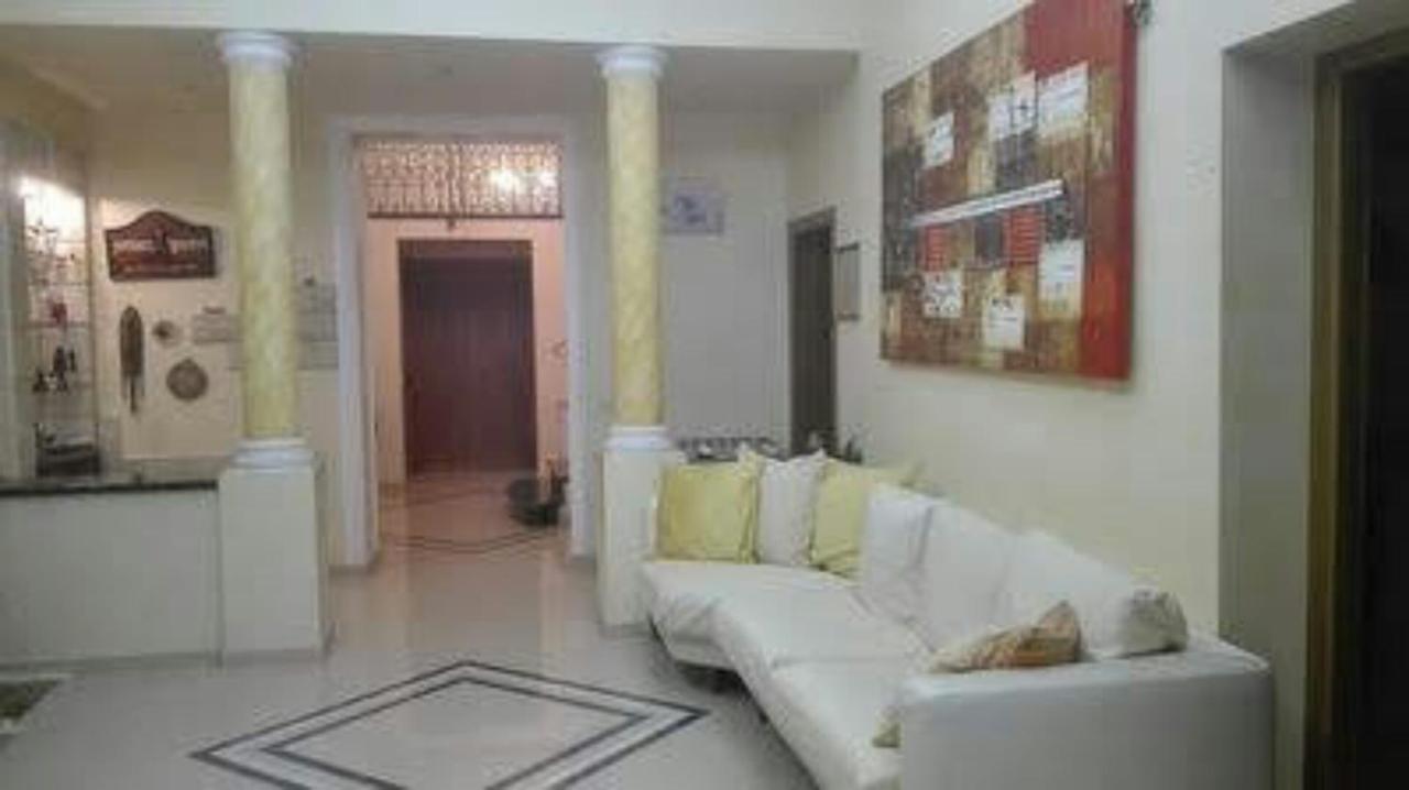 Carini Luxury Apartment Vicino Aereoporto E Al Mare Bagian luar foto